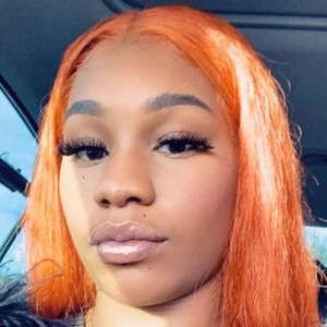 Meet your Posher, Roxanne